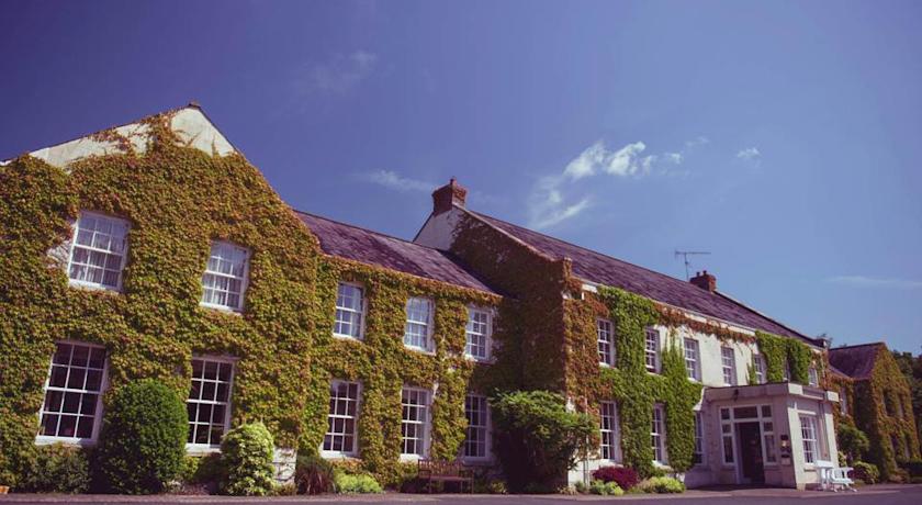 Tullylagan Country Hotel